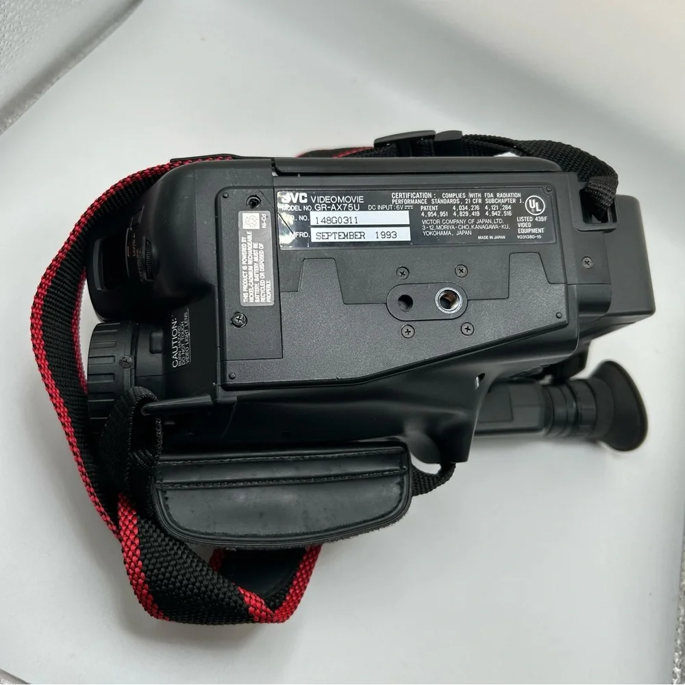 JVC GR-AX75u Compact VHS Video Camera | Parts/Repair Untested